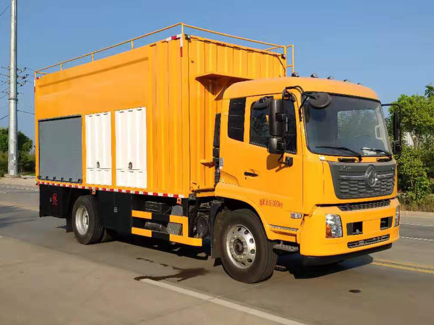 東風(fēng)天錦吸污凈化車|四疊螺機(jī)污水凈化車